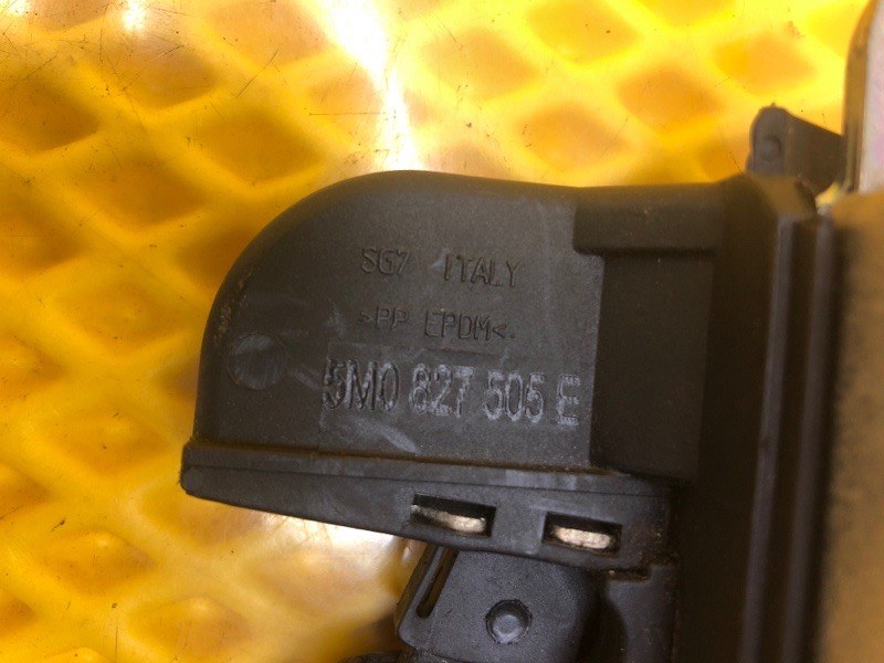 Замок двери багажника Volkswagen Tiguan