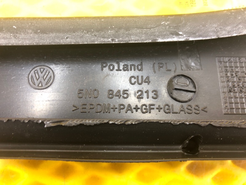 Стекло (форточка) задней левой двери Volkswagen Tiguan