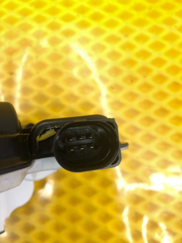 Замок двери задней левой Volkswagen Tiguan