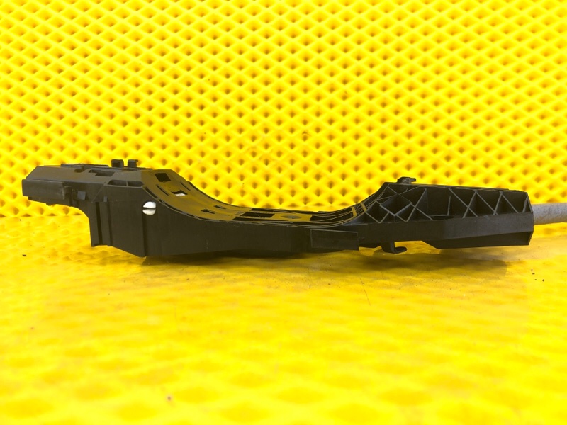 Кронштейн ручки двери задней левой Volkswagen Tiguan