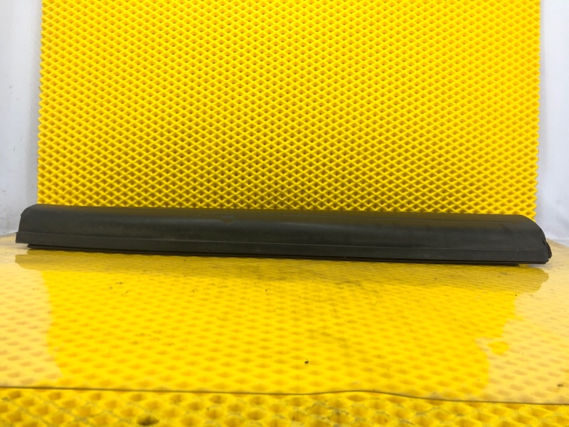 Накладка двери задней правой Volkswagen Tiguan