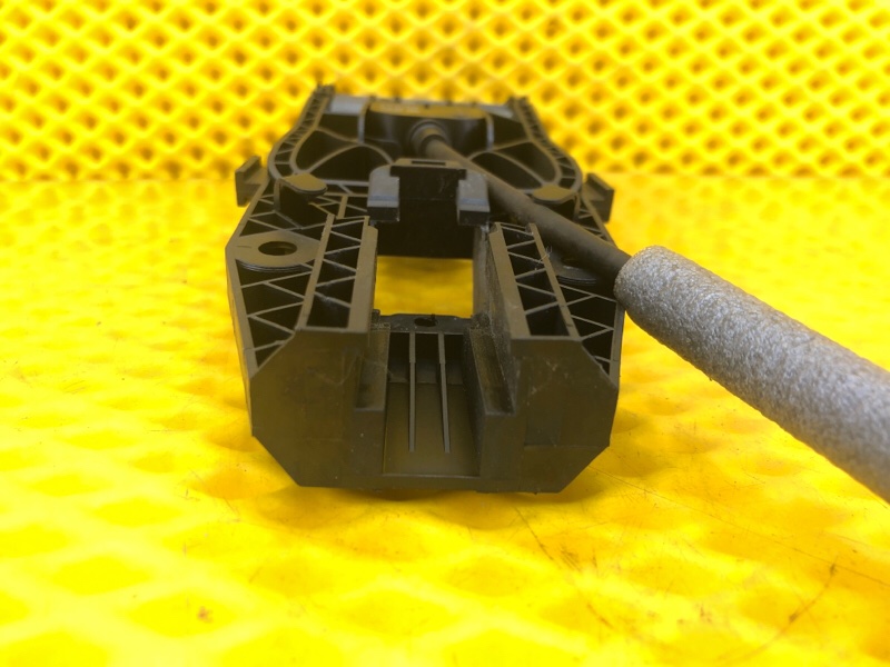 Кронштейн ручки двери Volkswagen Tiguan