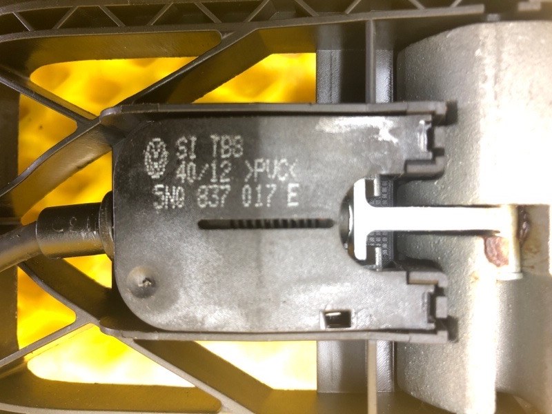 Кронштейн ручки двери Volkswagen Tiguan