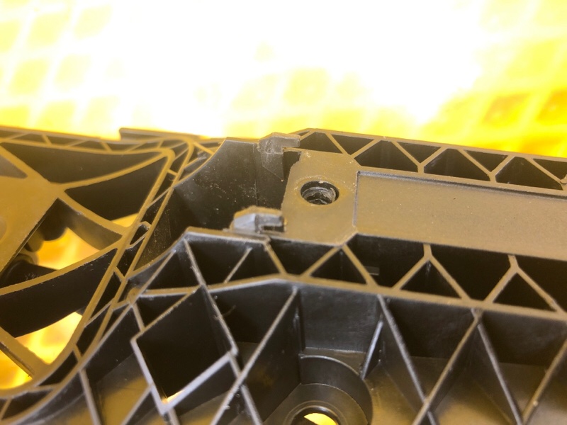 Кронштейн ручки двери Volkswagen Tiguan