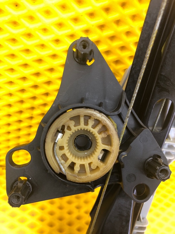 Стеклоподъемник задней правый (трапеция) Volkswagen Tiguan