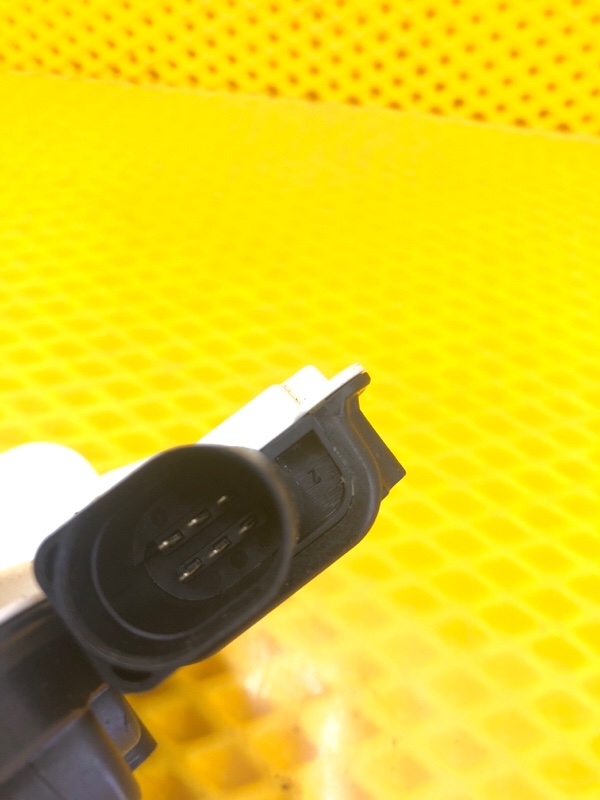 Замок двери Volkswagen Tiguan