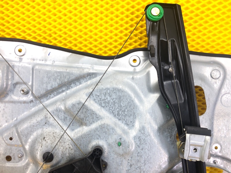 Стеклоподъемник передней правой двери Volkswagen Tiguan