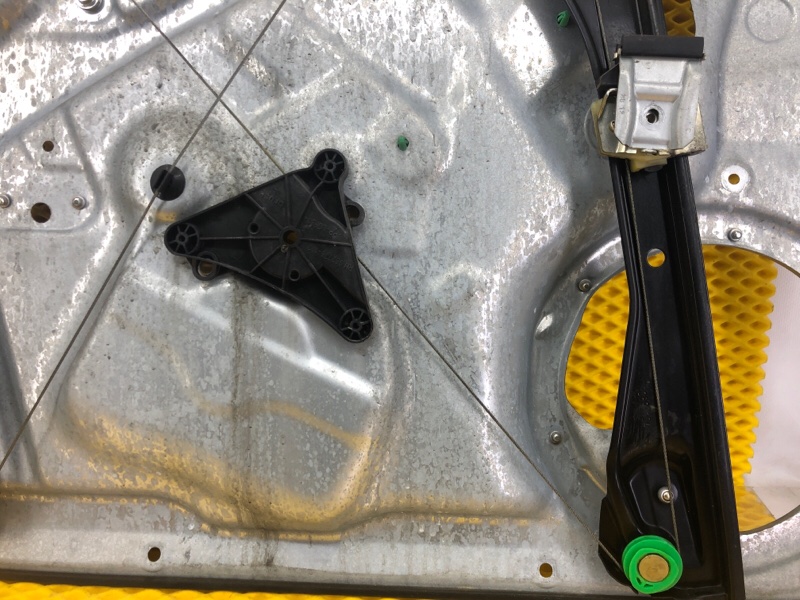 Стеклоподъемник передней правой двери Volkswagen Tiguan