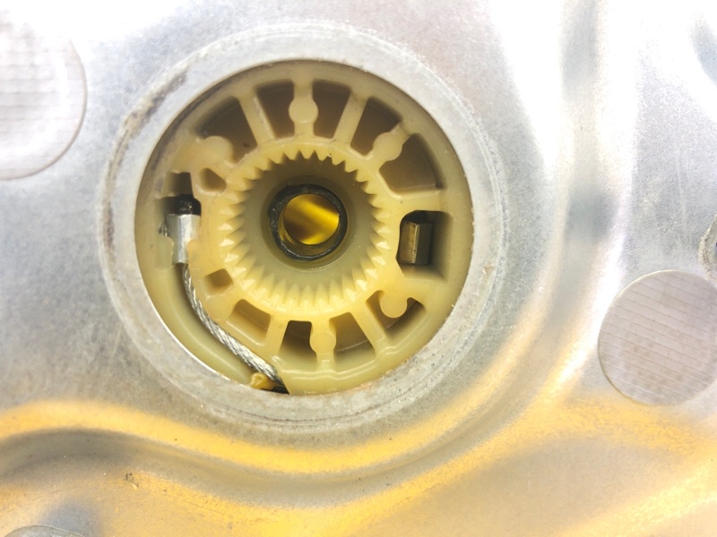 Стеклоподъемник передней правой двери Volkswagen Tiguan