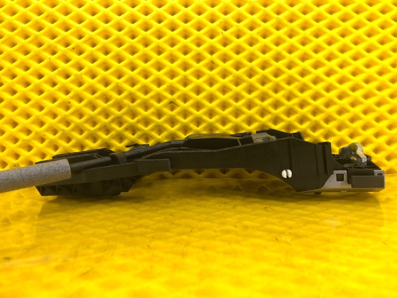 Кронштейн ручки двери передней правой Volkswagen Tiguan