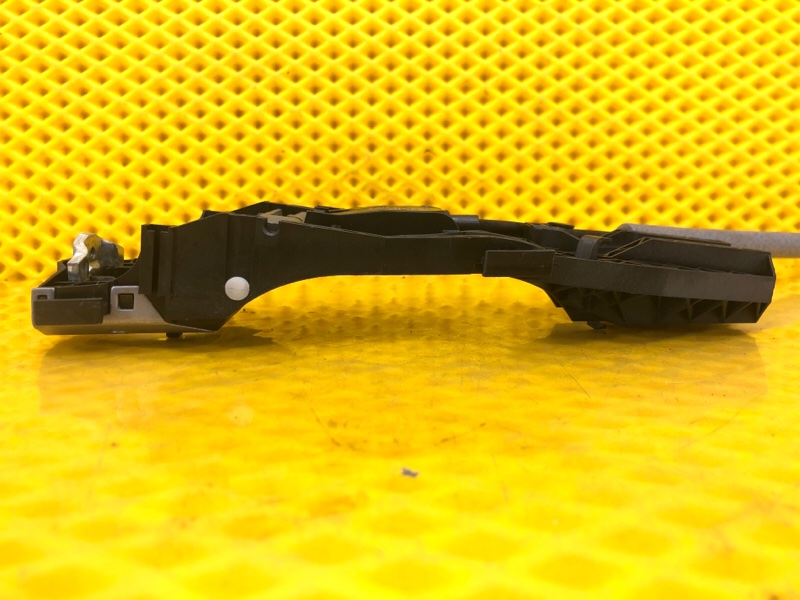 Кронштейн ручки двери передней правой Volkswagen Tiguan