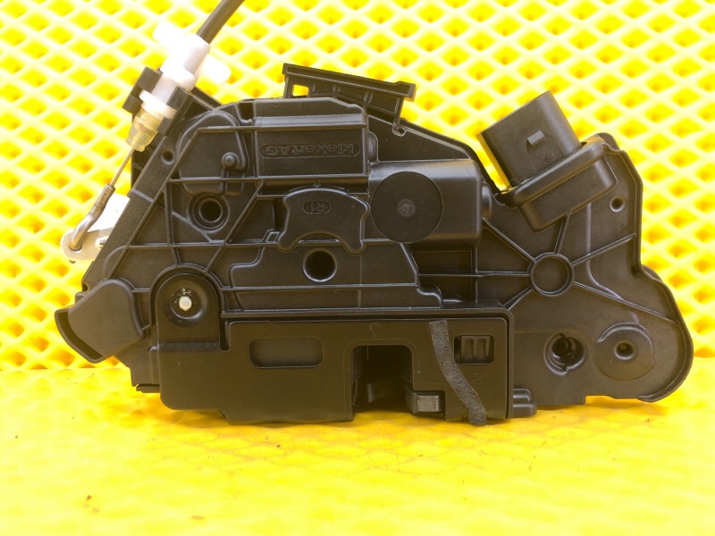 Замок двери передней правой Volkswagen Tiguan