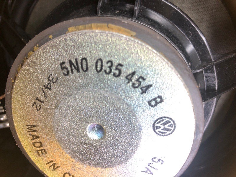 Динамик двери передней Volkswagen Tiguan