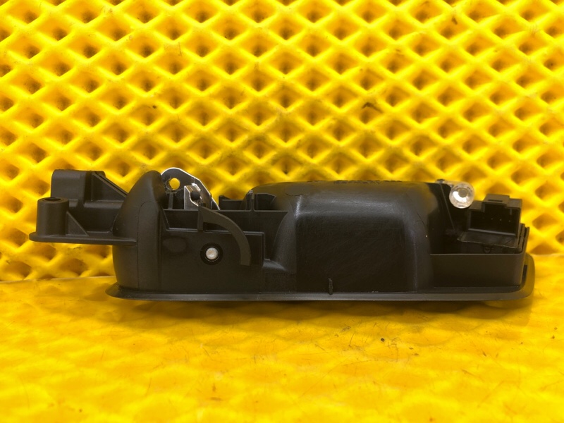 Ручка двери внутренняя правая Volkswagen Tiguan