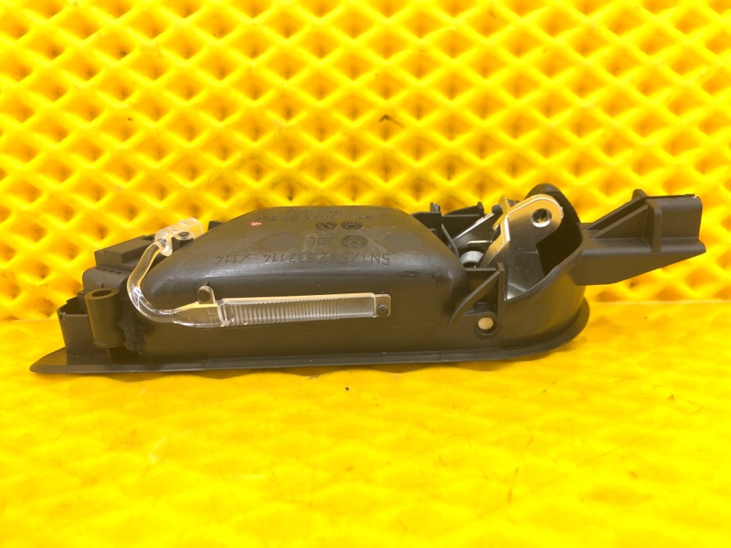 Ручка двери внутренняя правая Volkswagen Tiguan