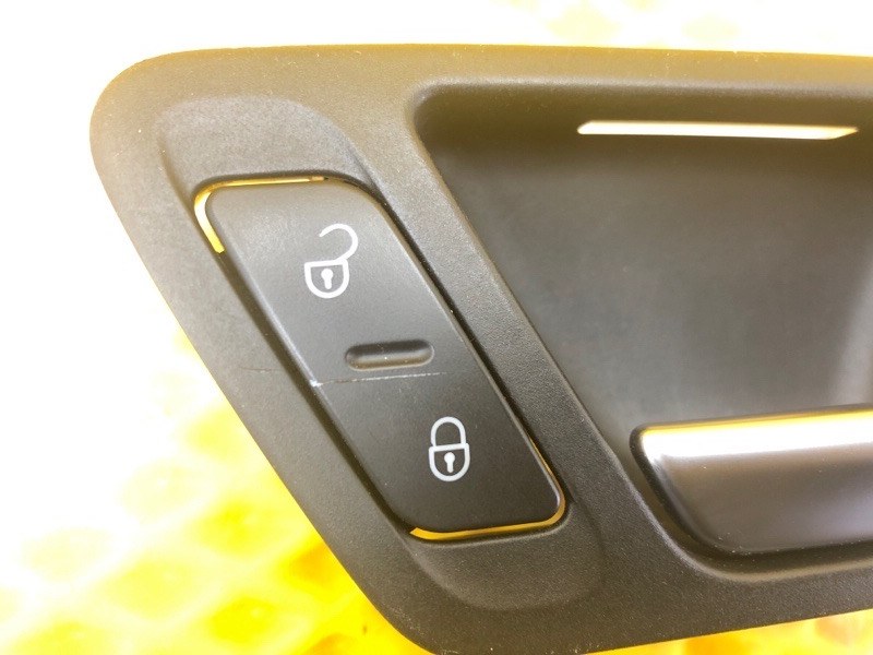 Ручка двери внутренняя правая Volkswagen Tiguan