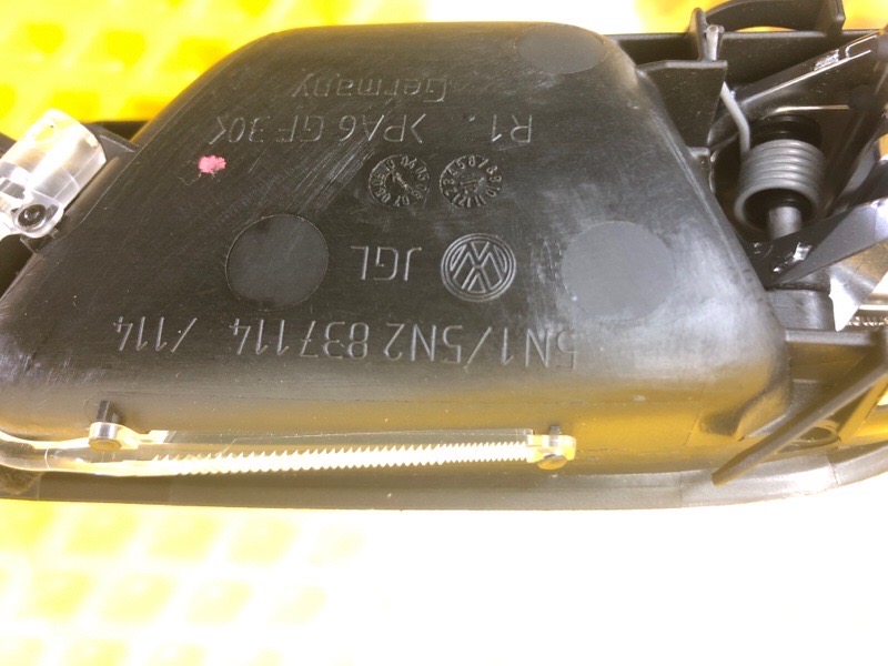 Ручка двери внутренняя правая Volkswagen Tiguan