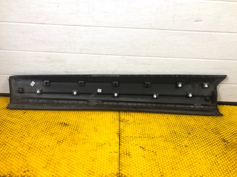 Накладка двери передней правой Volkswagen Tiguan