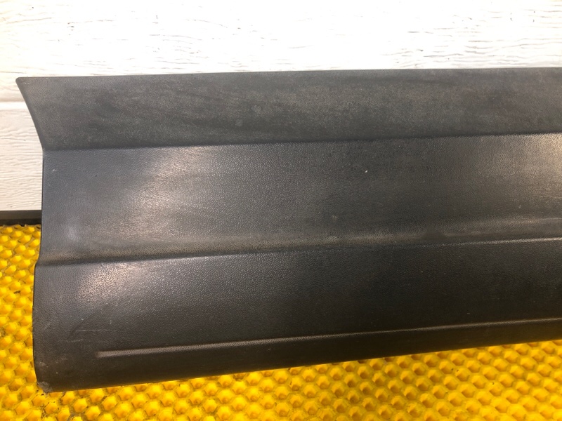 Накладка двери передней правой Volkswagen Tiguan