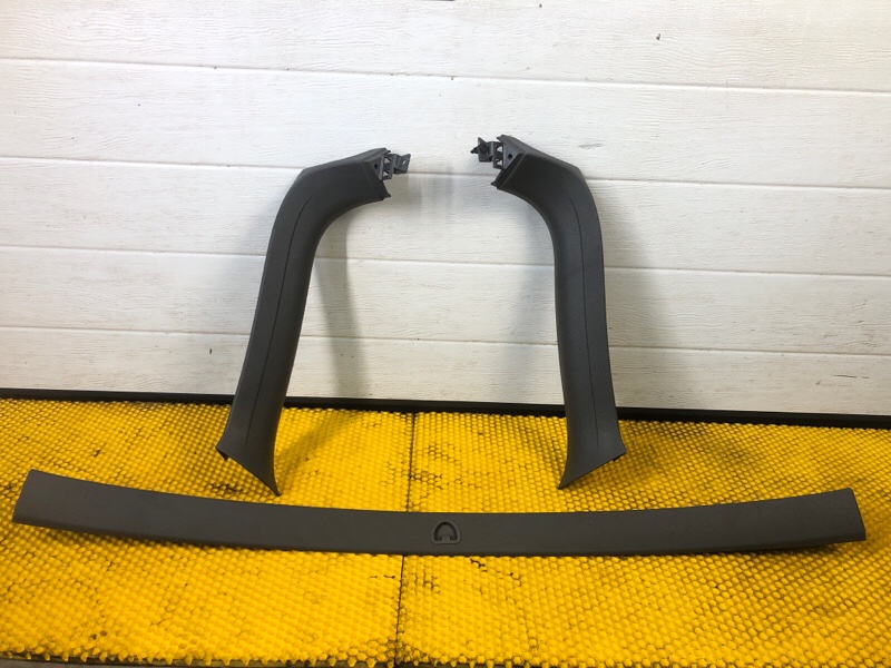 Обшивка крышки багажника Audi Q7 2014 4LB