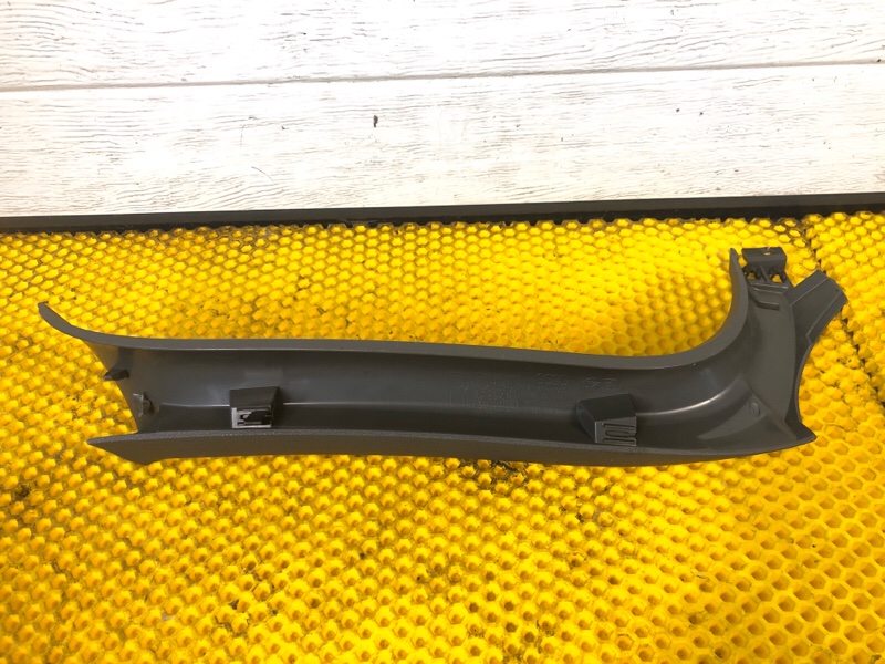 Обшивка крышки багажника Audi Q7 2014 4LB