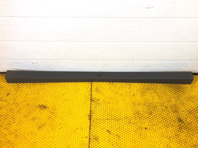 Обшивка крышки багажника Audi Q7 2014 4LB