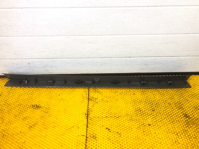 Обшивка крышки багажника Audi Q7 2014 4LB