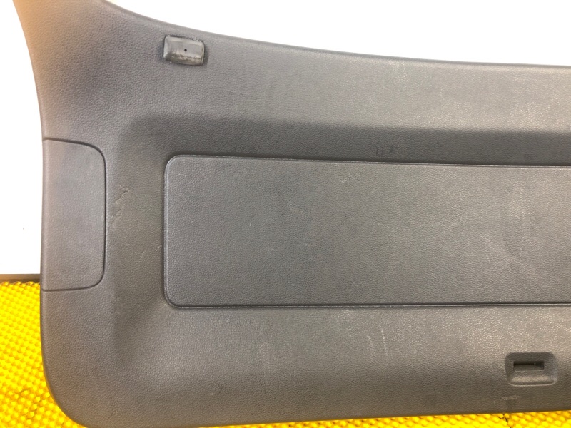 Обшивка крышки багажника Volkswagen Tiguan