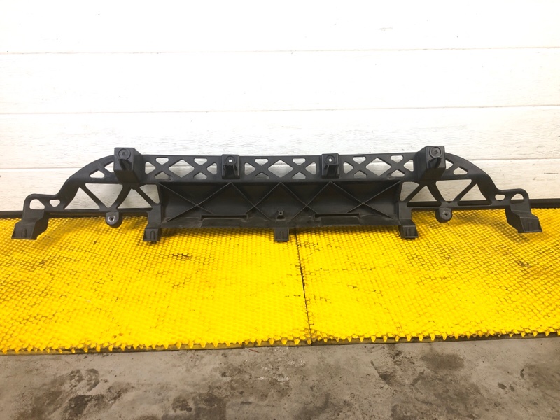 Кронштейн бампера Audi Q7 2014 4LB