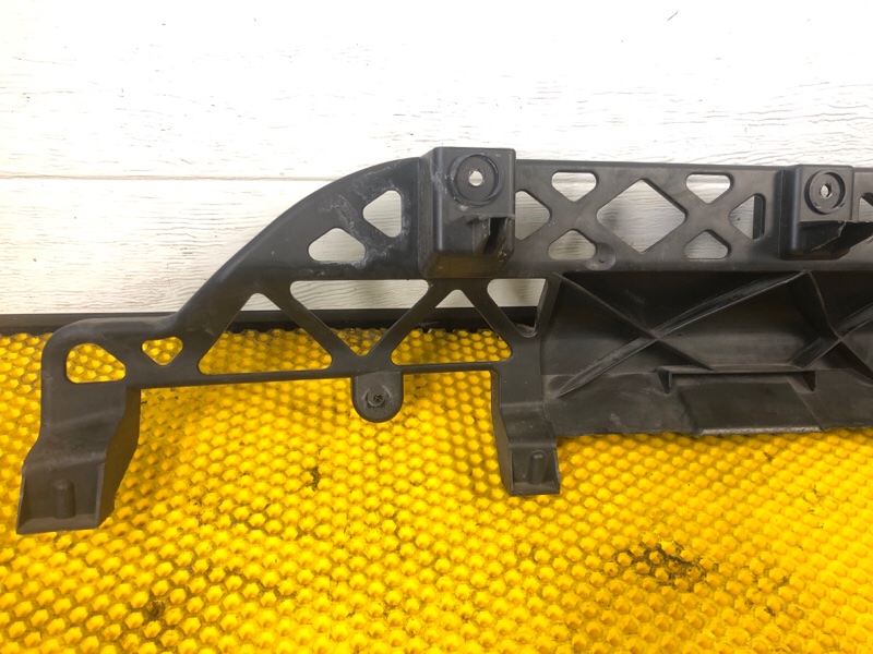 Кронштейн бампера Audi Q7 2014 4LB