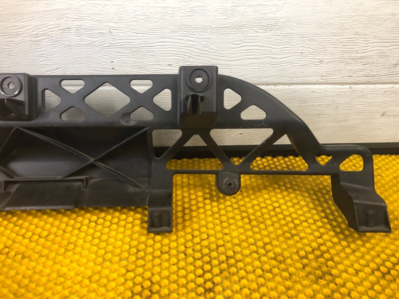 Кронштейн бампера Audi Q7 2014 4LB