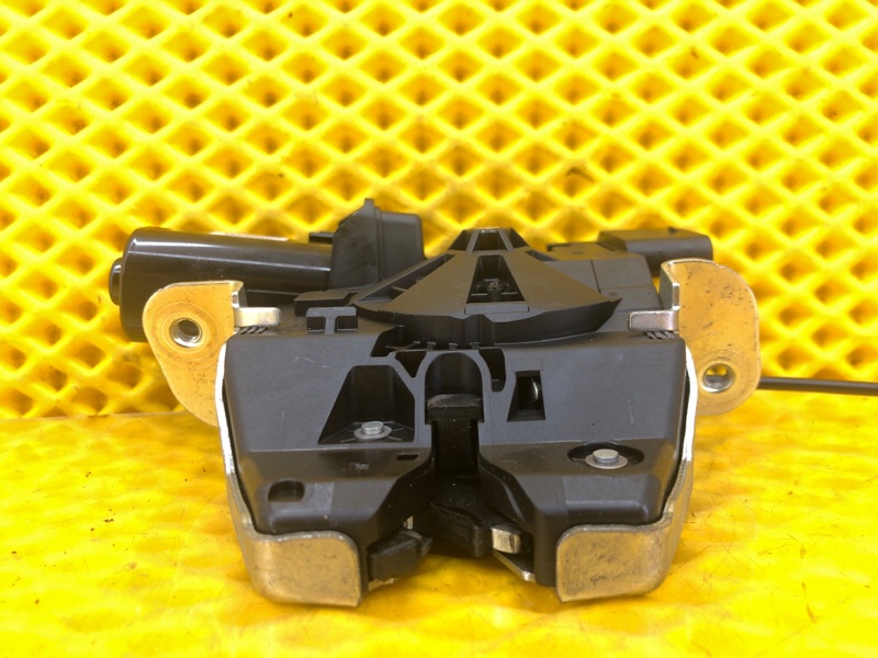 Замок крышки багажника Mercedes-Benz S-Class 2014 W222