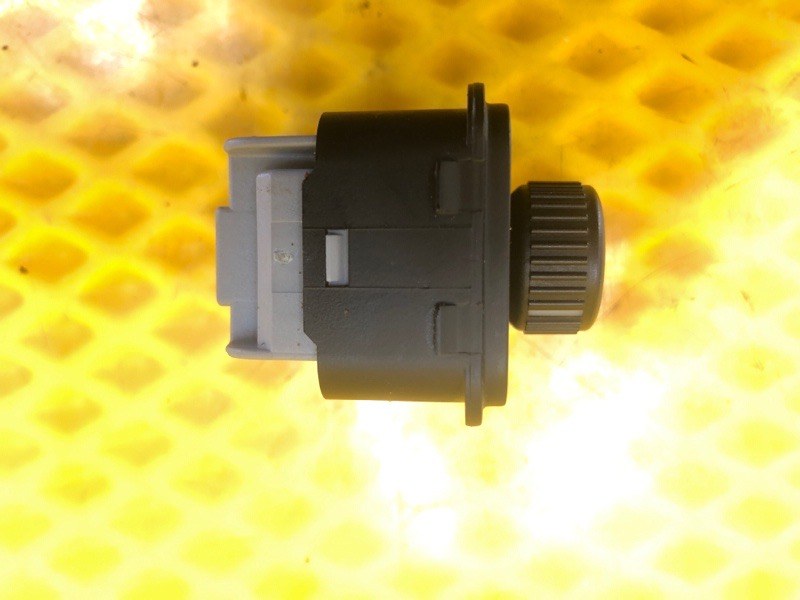 Кнопка регулировки зеркал Volkswagen Tiguan