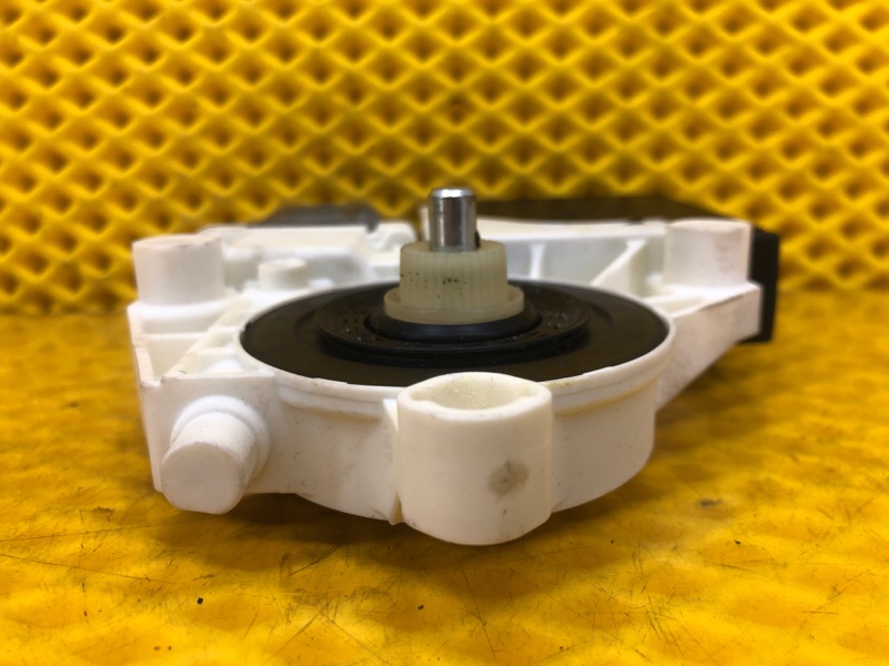 Моторчик стеклоподъемника передней левой двери Volkswagen Tiguan