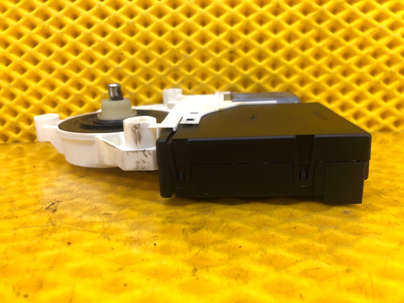 Моторчик стеклоподъемника передней левой двери Volkswagen Tiguan