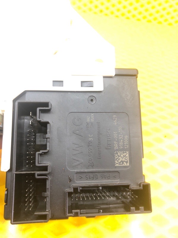 Моторчик стеклоподъемника передней левой двери Volkswagen Tiguan