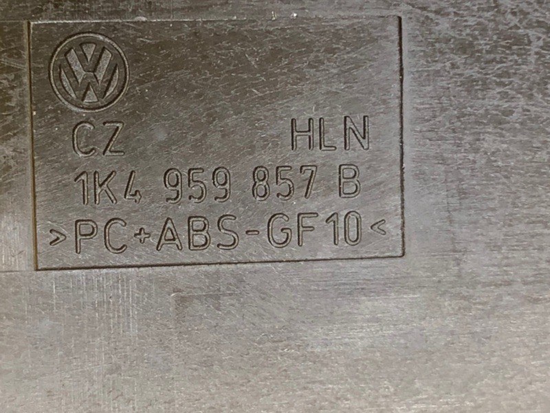 Кнопка стеклоподъемника передней двери Volkswagen Tiguan