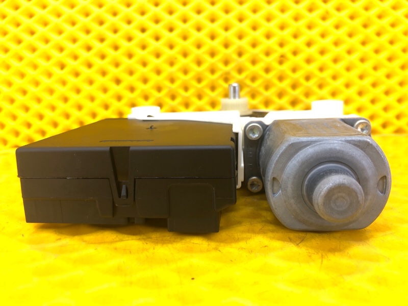 Моторчик стеклоподъемника передней правой двери Volkswagen Tiguan