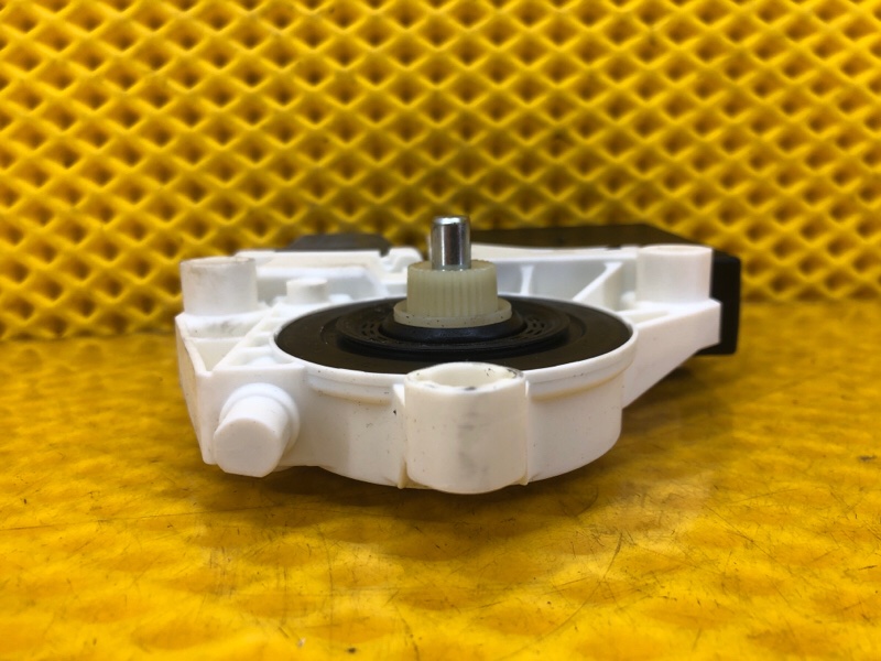 Моторчик стеклоподъемника передней правой двери Volkswagen Tiguan