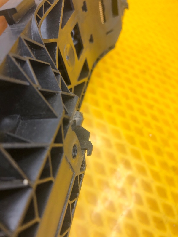 Кронштейн ручки двери передней левой Volkswagen Tiguan