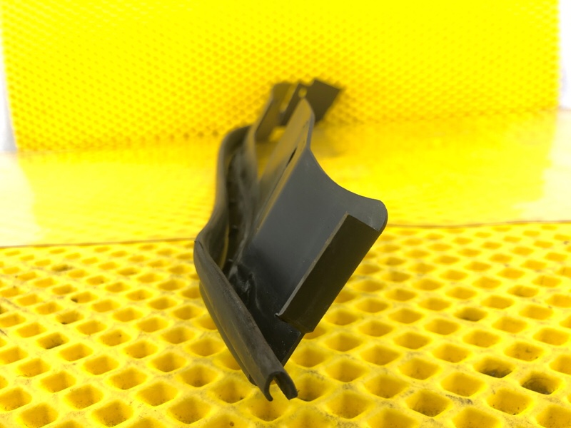 Уплотнитель двери передней левой Mercedes-Benz S-Class 2014 W222