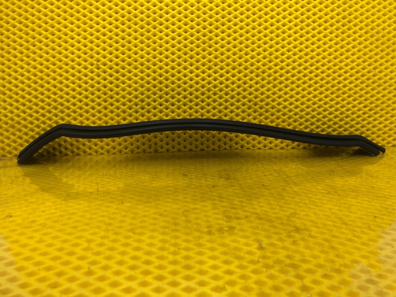 Уплотнитель двери передней левой Mercedes-Benz S-Class 2014 W222