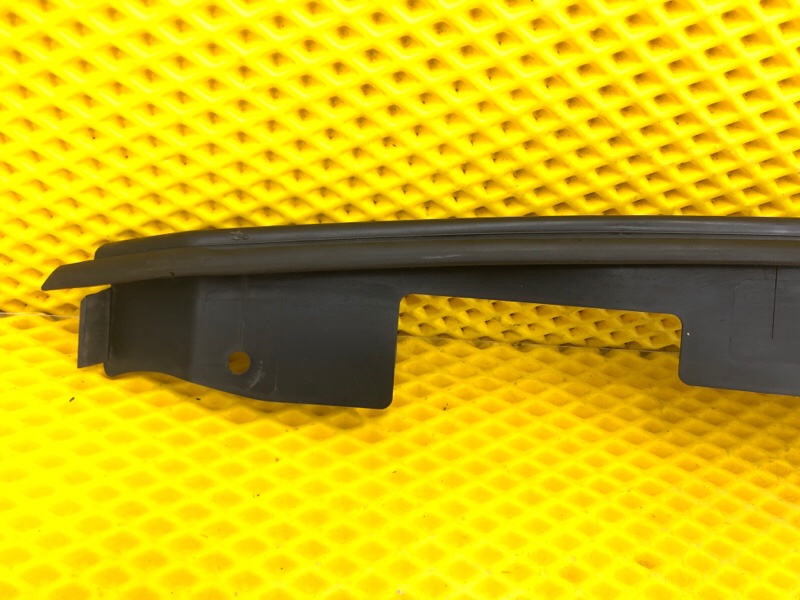 Уплотнитель двери передней левой Mercedes-Benz S-Class 2014 W222