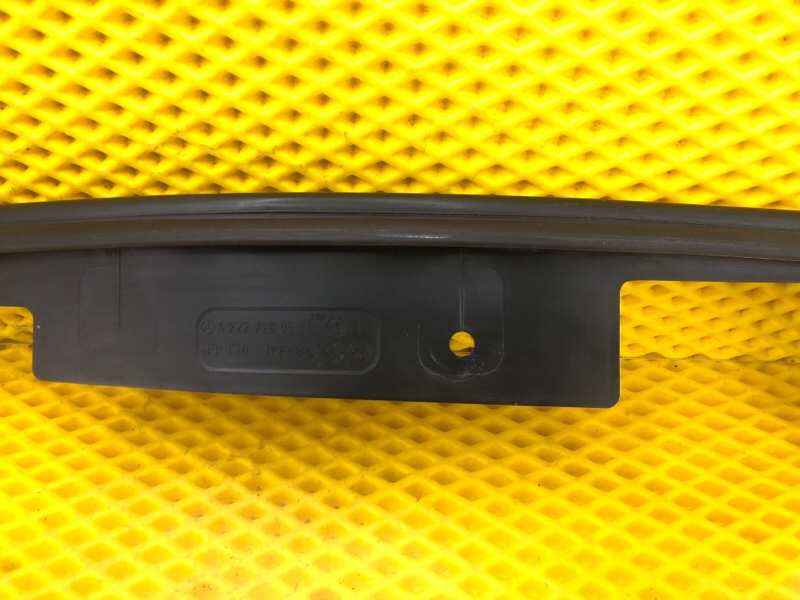 Уплотнитель двери передней левой Mercedes-Benz S-Class 2014 W222