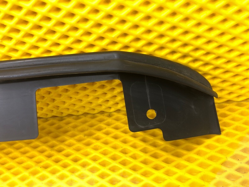 Уплотнитель двери передней левой Mercedes-Benz S-Class 2014 W222