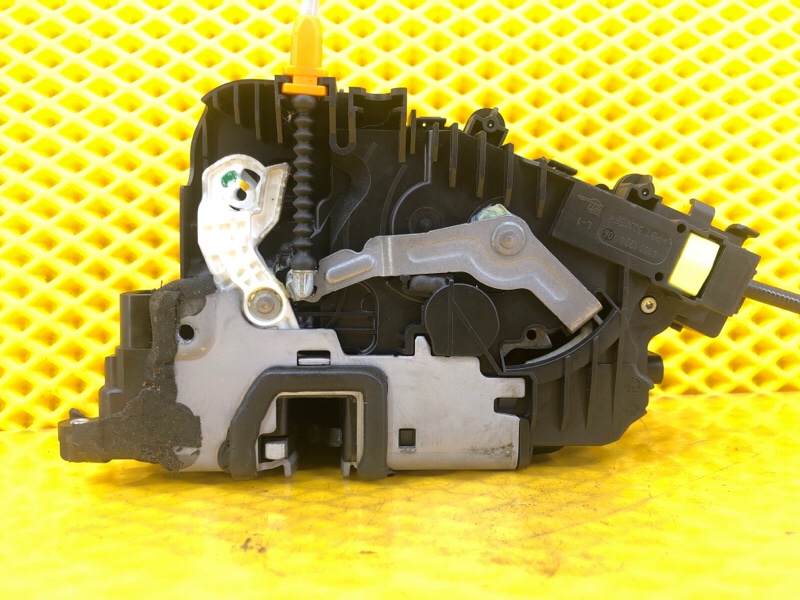 Замок двери передней левой Mercedes-Benz S-Class 2014 W222