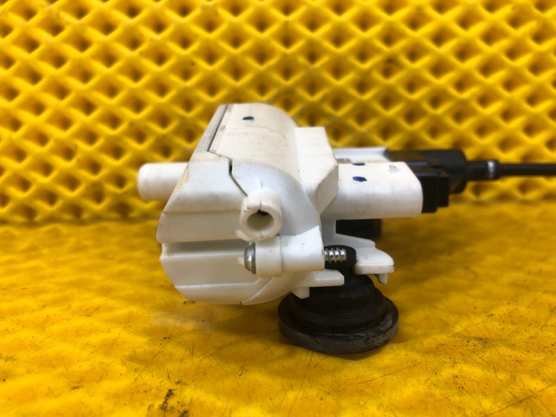 Доводчик двери Mercedes-Benz S-Class 2014 W222