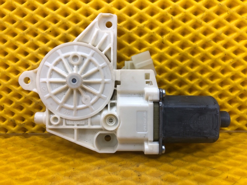 Моторчик стеклоподъемника Mercedes-Benz S-Class 2014 W222