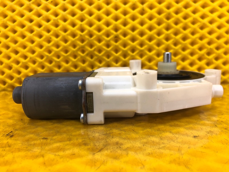 Моторчик стеклоподъемника Mercedes-Benz S-Class 2014 W222