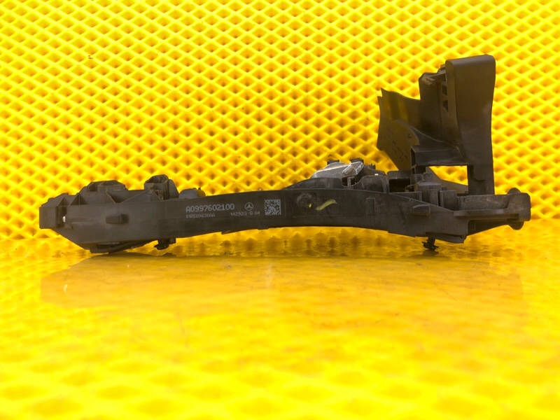 Кронштейн ручки двери передней левой Mercedes-Benz S-Class 2014 W222